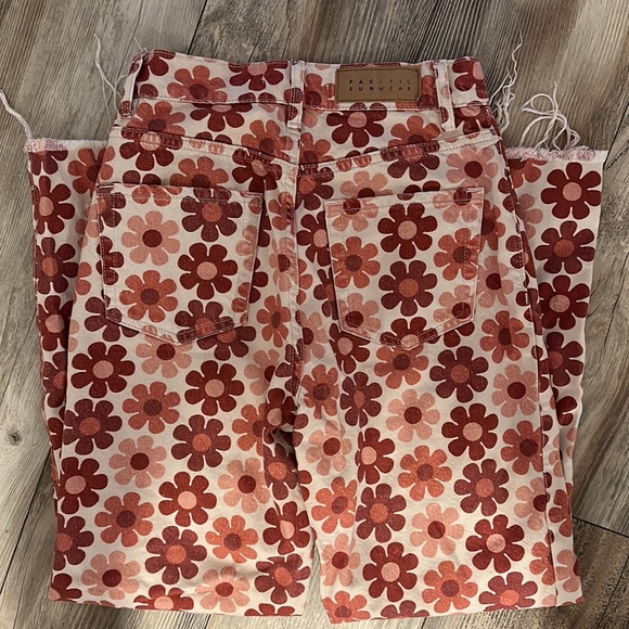PacSun High Rise Straight Jean with Flowers - Picture 3 of 4